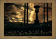 Bridge, Lantern and the City / ***********