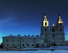 Cathedral / ***