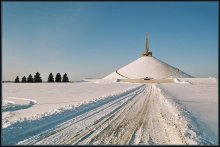 Mound of Glory / ***