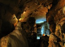 Discreet Charm of the caves / ***
