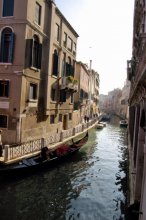 just a street in Venice / ***