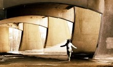 Breaking the Waves / ***