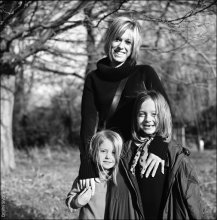 Photo 3 / Rolleiflex 2.8F
Debbie and her kids