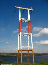 transient AP-shaped building on the bank of the Dnieper / ***