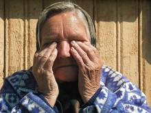 eyes are tired, tire out pens / ***