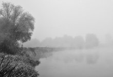 Fog over the river / ***