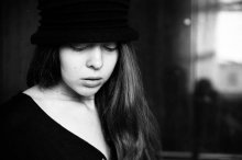 portrait of a girl in a hat / ***