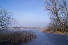 thin ice / ,,,,,,,,,,,,,,,,,,,,,,,,,