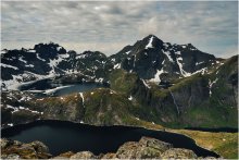 Three Lakes / ***