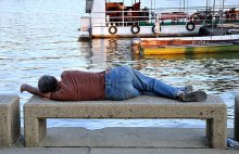 Beggar on holiday / ***