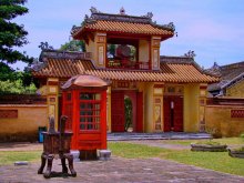 Antiquities of Hue / ***