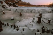 In the evening the old dam. / ***