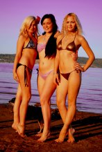 Girls at the River / ***