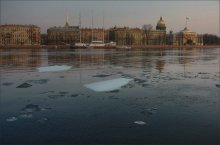 April evening in St. Petersburg / ***