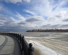 On the Volga River in April. / ***