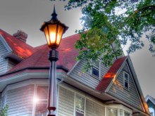 House in Brooklyn / ***