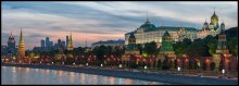 Evening at the Kremlin embankment / ***