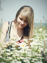 In the daisies / ********