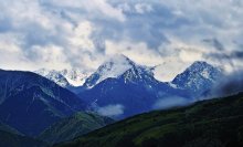 Of clouds and mountains / ***