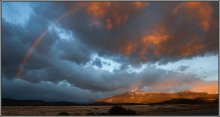 The volcano and rainbow / ***