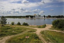 Summer day on the Volga / ***