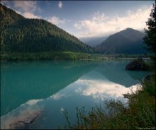 Lake Issyk / ***