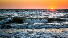 Azov at dawn / ***