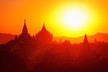One of the largest architectural complexes in Asia - Bagan in Burma (Myanmar) at sunset / ***
