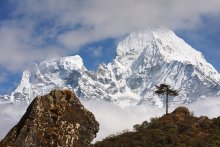 Tamserku mountain on the way to Everest. Nepal / ***