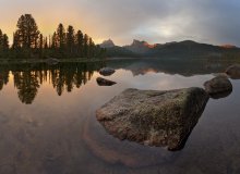 Sunset on the bright lake / ***