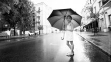 Girl with umbrella / ***