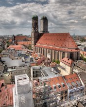 looking at the Frauenkirche / *******