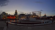 view of the Kiev railway station / ***