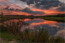 Sunset over r.Berezina / ***