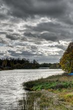 On the river before the storm. / ***