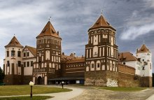 Mir Castle / ***