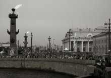 bread and circuses. Peter, the day the city / ***