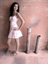 The girl in sandals / ***