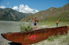 On the banks of the Katun. / ***