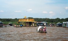 in the floating village / [img]http://img-6.photosight.ru/db8/5858836_large.jpg[/img]
