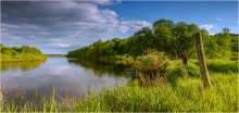 The old fence at the river / ***