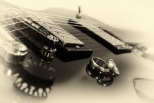 Former guitar rocker / ***