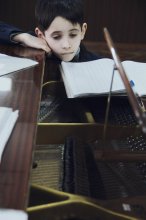 Benjamin (portrait with piano) / ...