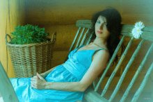 The girl in the blue ... / ***