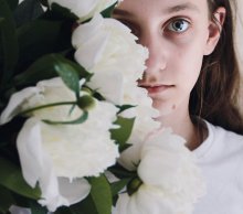 Pauline (portrait with peonies) / ***