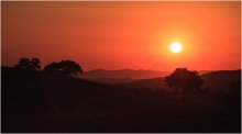 Sunset in Tuscany. / ***
