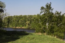 On the steep bank / ***