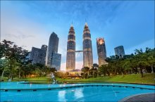 &nbsp; / Petronas Towers, Kuala-Lumpur, Malaysia