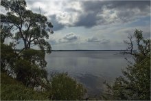 Expanse of lake ... / ***