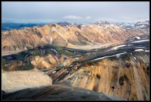 Rhyolite mountains in Iceland / vrogotneva.com